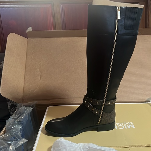 They are a 8 in women (8M) - Picture 4 of 13